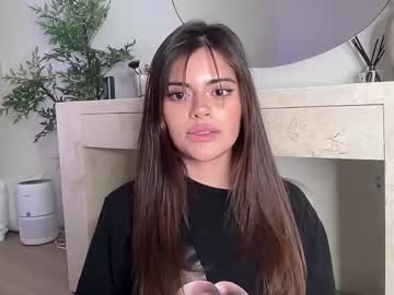 poutyselena's chat room