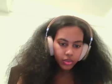 blackbarbieinthecity's chat room