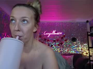 lucyallen4201's chat room
