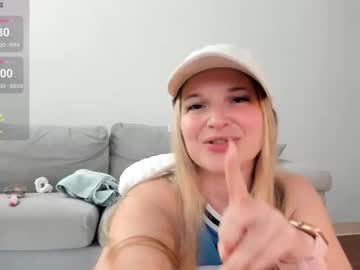 peachespanties123's chat room