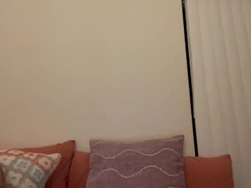 tinytittytia's chat room