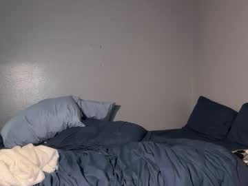 ellalowe's chat room