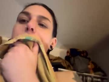 beauty_n_thebearded's chat room