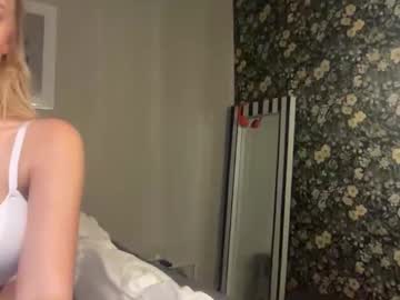 parisangel7's chat room