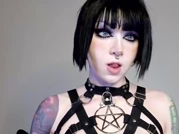 ivey_strigoi's chat room