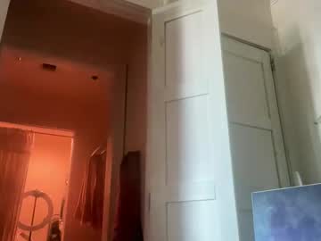 avalonnfoxx's chat room