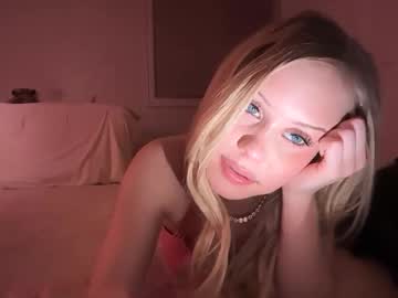 lunarose17's chat room