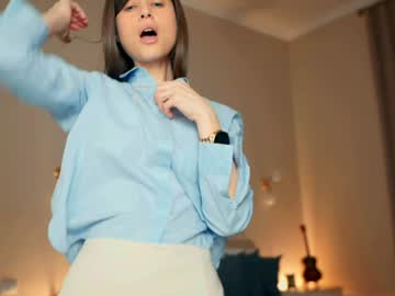 newchloe18's chat room