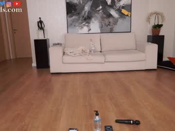 serareads's chat room