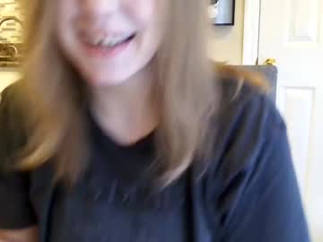 tinywithtiddies's chat room