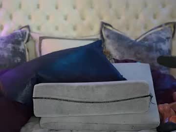 avalonnfoxx's chat room