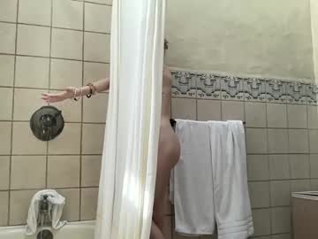 lilbitali's chat room