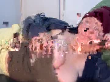 yum_slut's chat room