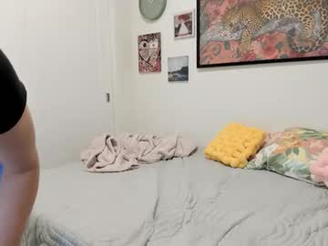 ariah_is_blonde's chat room