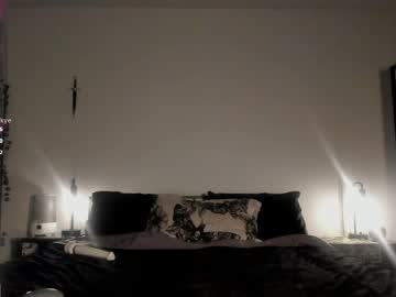 xlunaskye's chat room