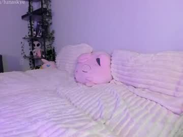 xlunaskye's chat room