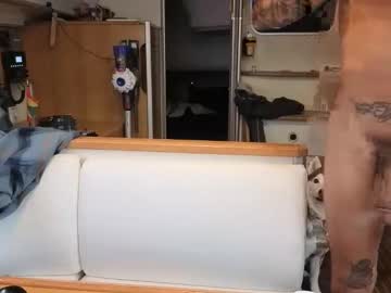 monkandmia's chat room