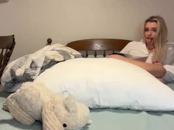 ellalowe's chat room