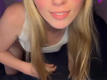 elliee81's chat room