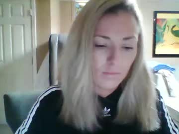 bubblesxxx615xxx601's chat room