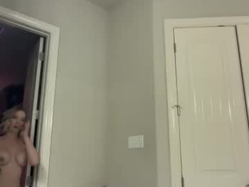 leanneluxecouple's chat room