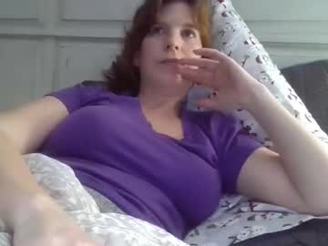 krazyred1027's chat room