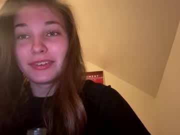 deepthroatqueen33's chat room