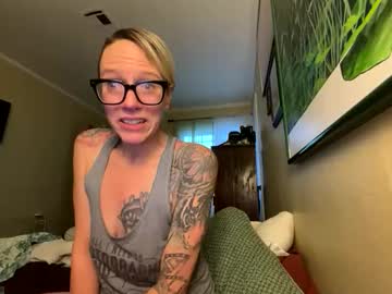 juneafterhours's chat room