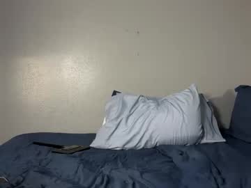 ellalowe's chat room