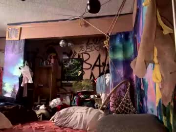 themoreulickthemoreidrip's chat room