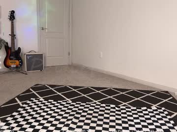 petitebrat's chat room