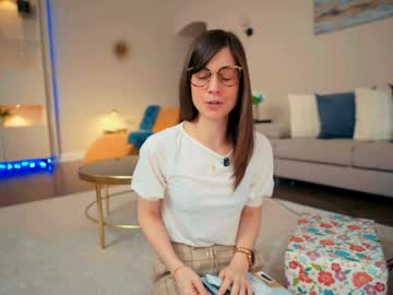 newchloe18's chat room