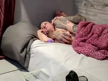 carolinecharm's chat room