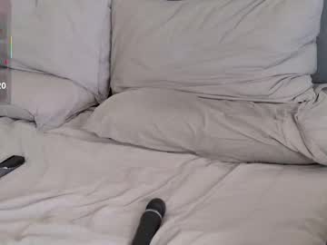 strawberryyfoxie's chat room