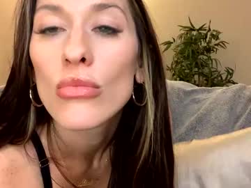 aliciacolette123's chat room