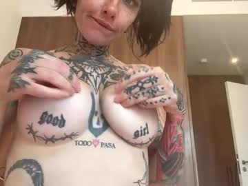 tattooedlucy_'s chat room