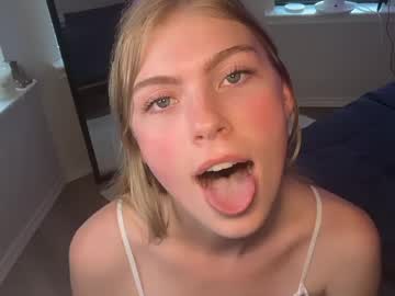 elliee81's chat room