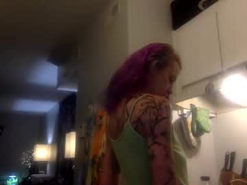 love_blooms's chat room