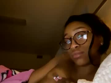 cutieeeva's chat room