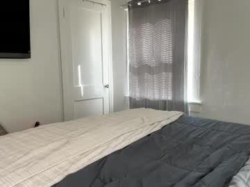 goldenpuss95's chat room