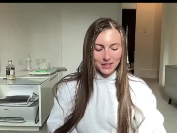 laylahlaylah1's chat room