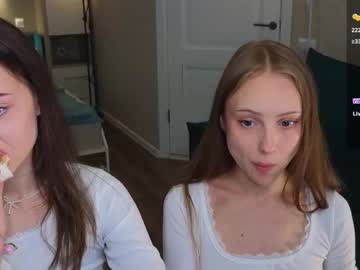 2mamacitas's chat room