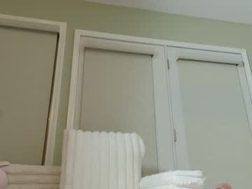 ellalowe's chat room