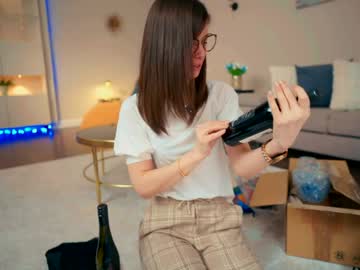 newchloe18's chat room