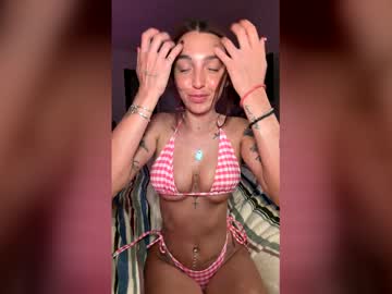 emilyyyt's chat room