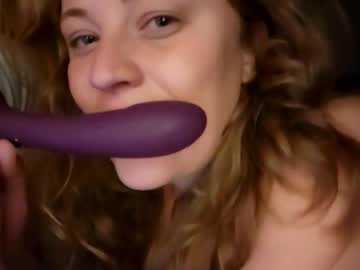 tripledeetitsmcgee's chat room