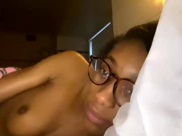 cutieeeva's chat room