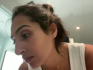 camiliakxoxo's chat room