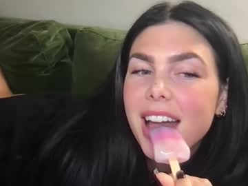 stacywithuu's chat room