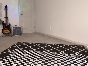 petitebrat's chat room